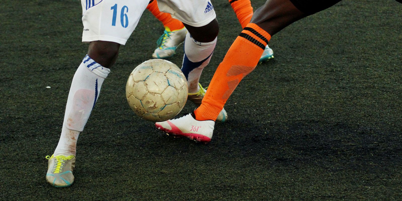 Sportkleidung für Fußball, Handball, Basketball & Co. für Vereine