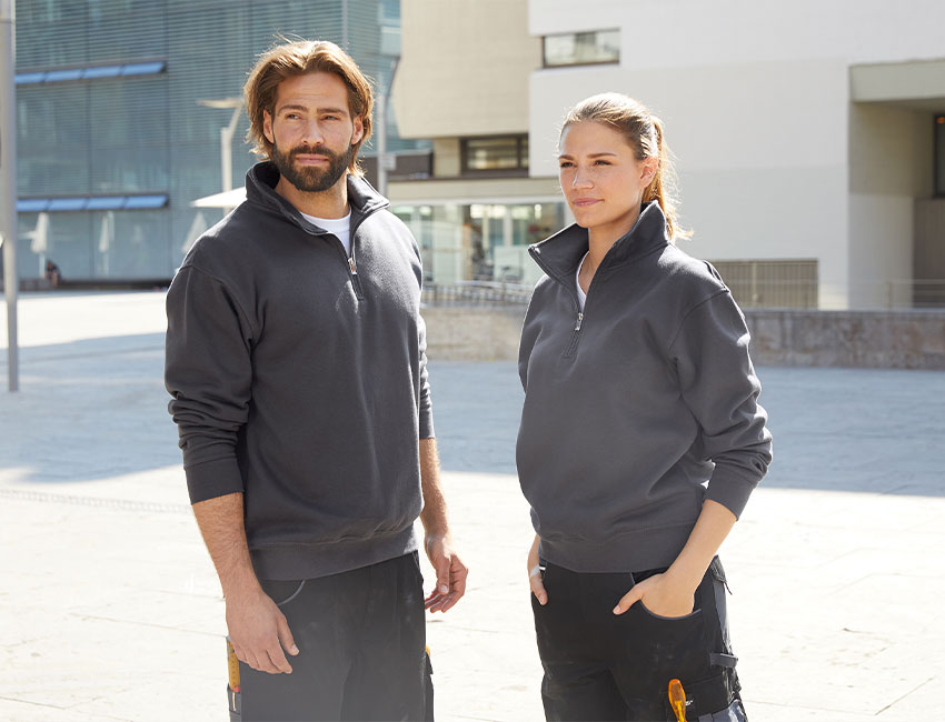 Hochwertige Sweatshirts & Fleecejacken für Handwerksbetriebe – Robuste Arbeitskleidung für Damen und Herren