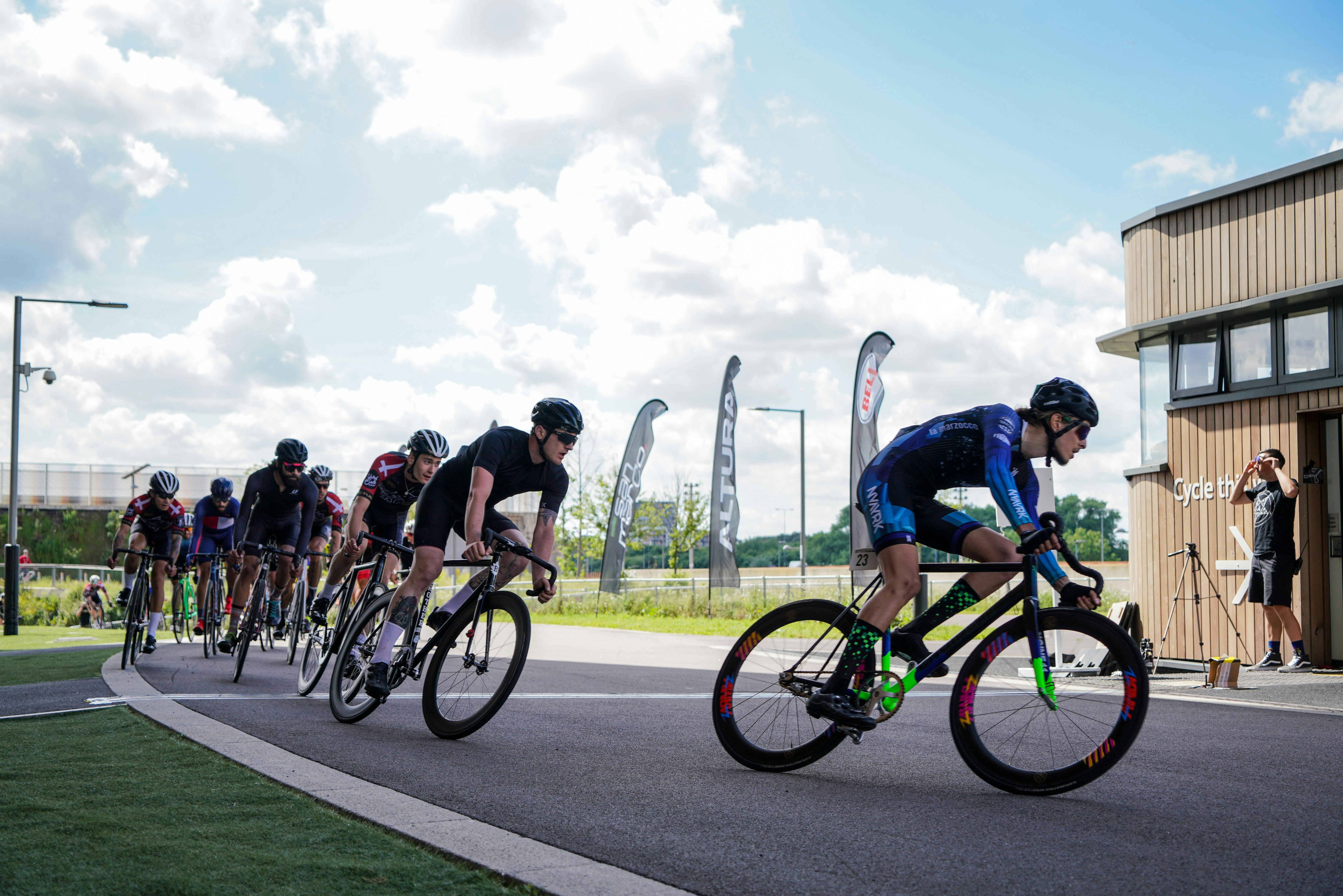 Professionelle Teamkleidung für den Radsport – Mit Qualität zum Erfolg