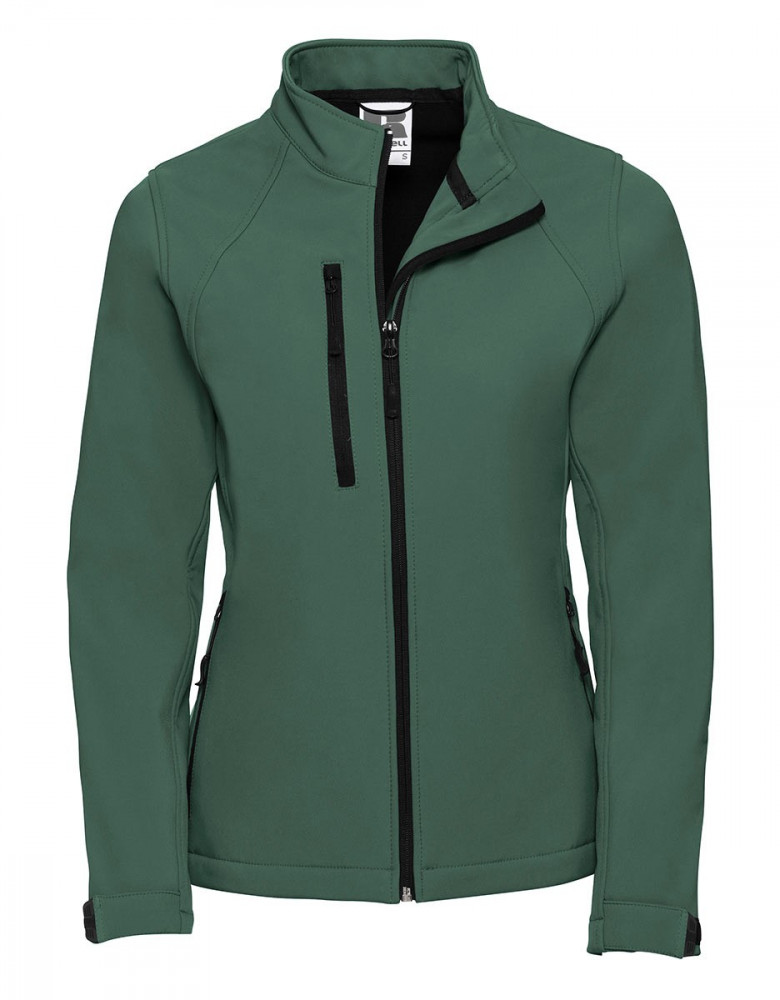 Grüne Softshelljacke für Damen mit Slim-Fit-Passform, wetterfest und atmungsaktiv – ideal für Outdoor, Arbeit oder Teambekleidung.