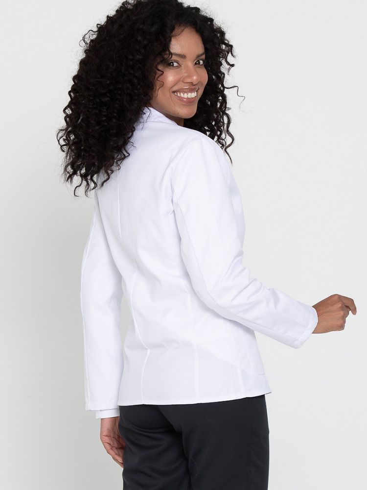 Weiße Barjacke für Damen mit tailliertem Schnitt, Stehkragen und verdeckter Knopfleiste – perfekt für Service, Bar und Empfang