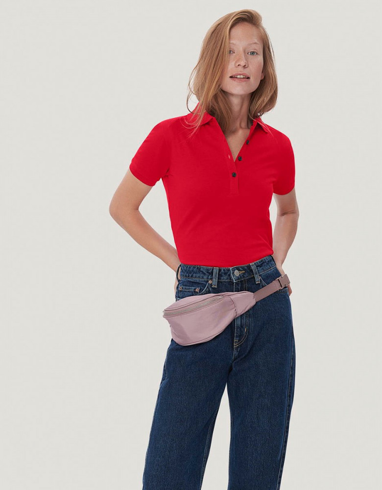 Rotes Polo Shirt Damen – atmungsaktiv, tailliert, funktional für Arbeit & Freizeit