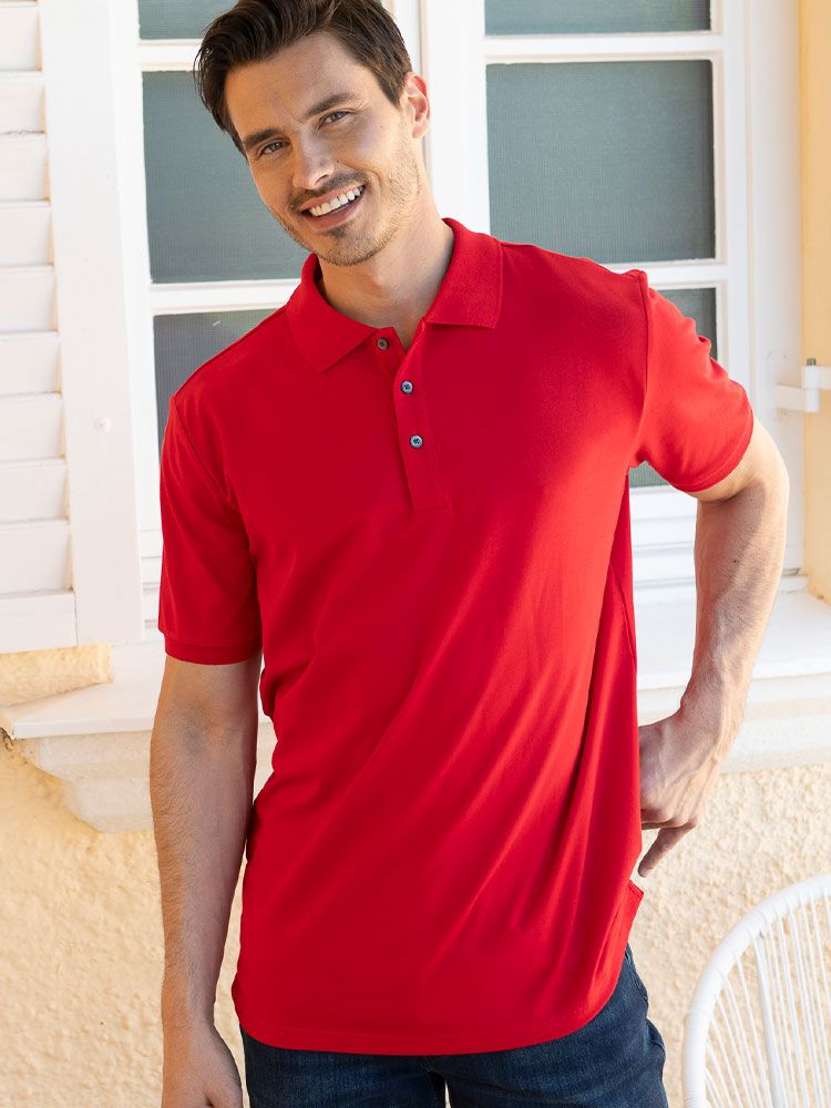 Rotes Poloshirt für Herren mit 4-Knopfleiste, atmungsaktiver Mesh-Innenseite und pflegeleichtem Cotton-Tec-Gewebe