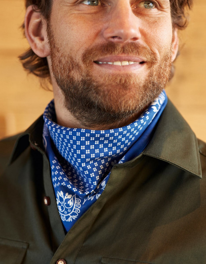 Blaues Trachten Halstuch für Herren und Damen mit traditionellem Muster aus Baumwolle, 50x50 cm