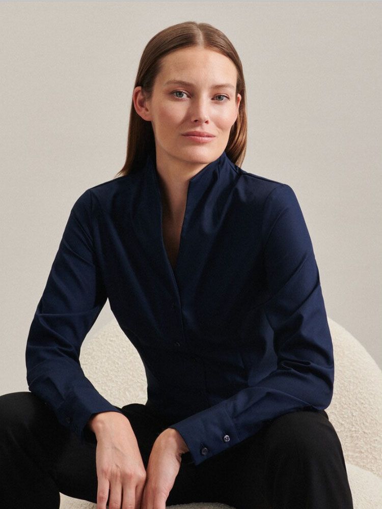 Dunkelblaue Seidensticker Damenbluse mit Kelchkragen, elegante Slim-Fit Business-Bluse aus Baumwolle