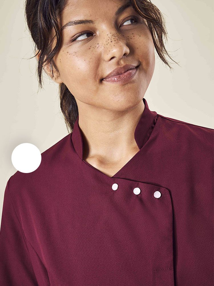 Kosmetik Kittel Weiß aus hochwertigem Tencel-Gewebe für Kosmetikerinnen, Friseure und Wellness-Profis