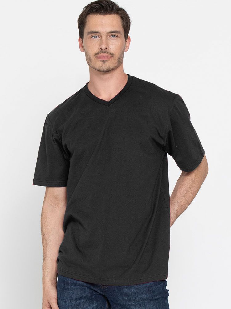 Schwarzes Herren T-Shirt mit V-Ausschnitt – pflegeleicht, klassisch, in vielen Größen