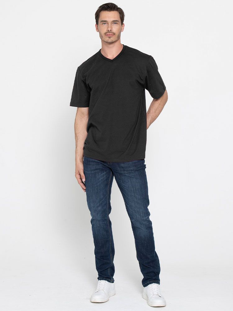 Schwarzes Herren T-Shirt mit V-Ausschnitt – pflegeleicht, klassisch, in vielen Größen