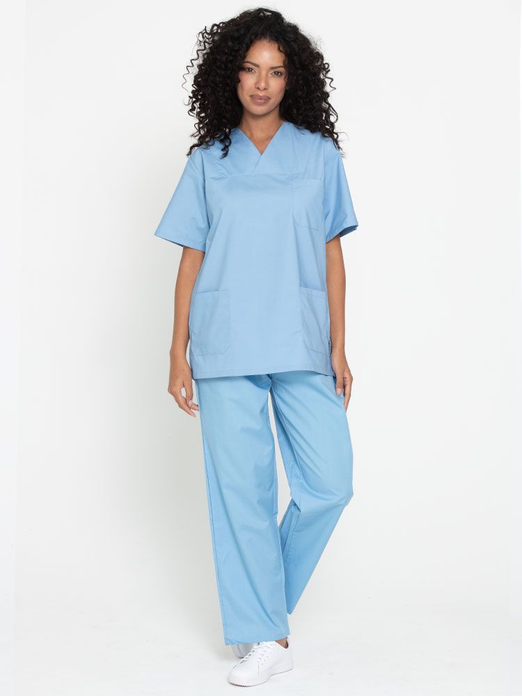 Günstige Schlupfhose in Hellblau mit Gummibund und Tasche – für Pflegekräfte, Kliniken, Labore und Arztpraxen geeignet