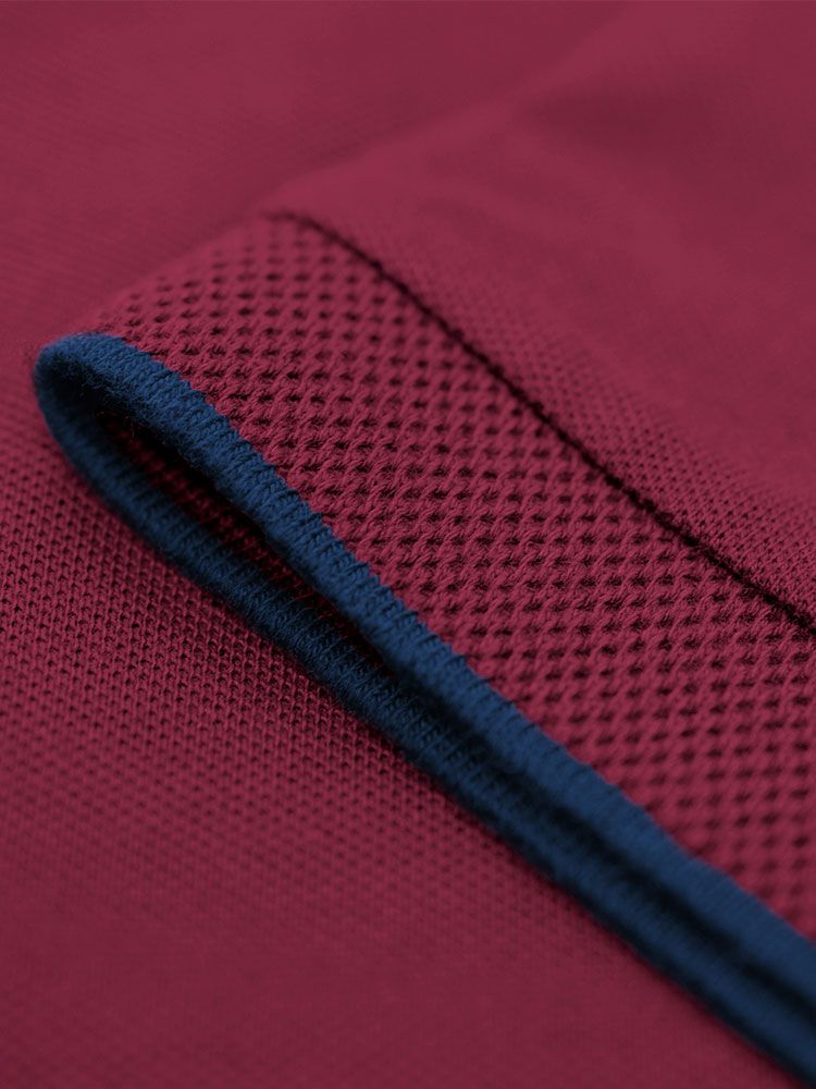 Weinrotes Herren Poloshirt ohne Kragen mit Kontraststreifen und Stehkragen in „Bomber“-Optik