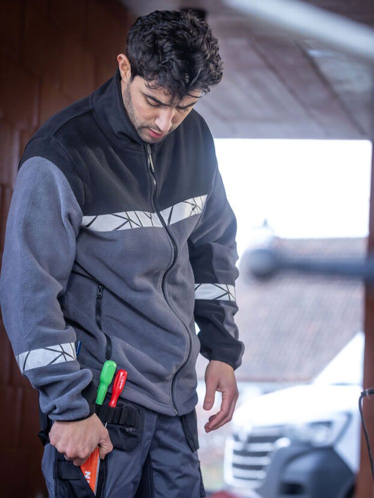 Graue Warnschutz Fleecejacke für Herren mit atmungsaktivem Fleece und dezenter Optik