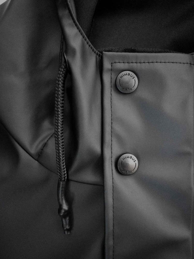 Regenmantel Unisex in Schwarz, mattes Finish, Kapuze, wasserdicht mit verschweißten Nähten