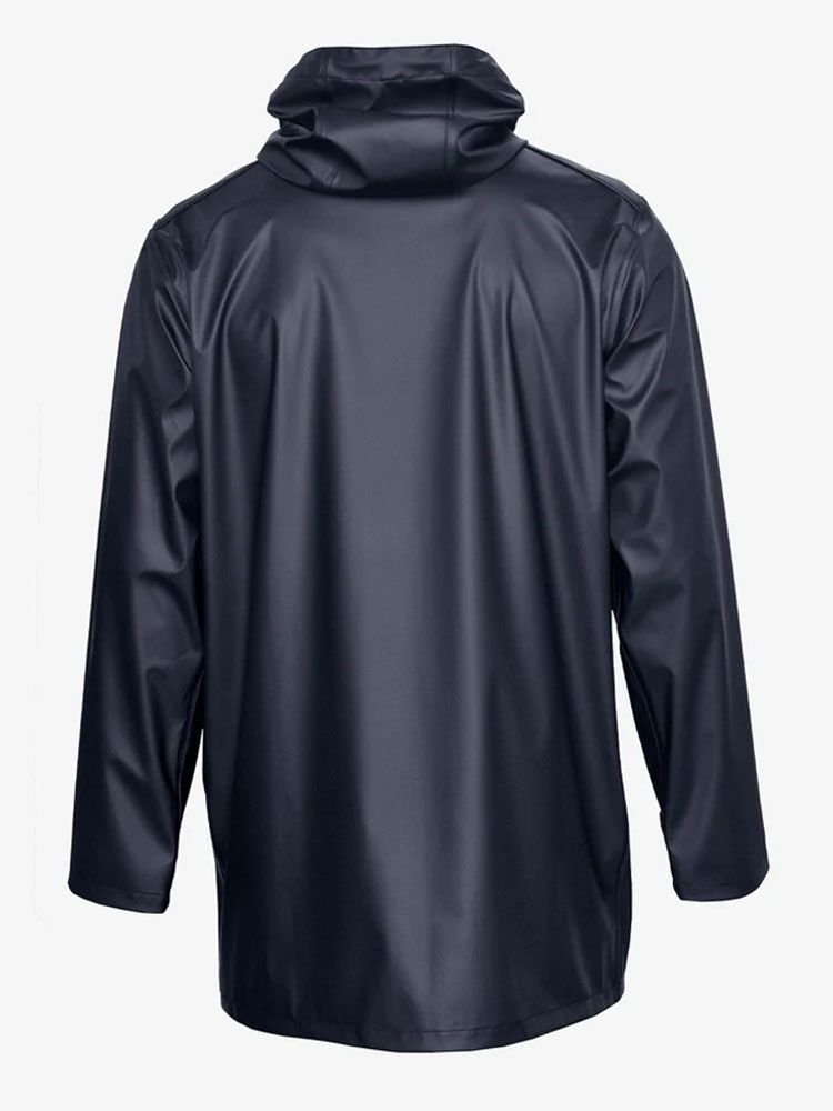 Dunkelblauer Regenmantel, mattes Finish, wasserdicht mit verschweißten Nähten und Kapuze