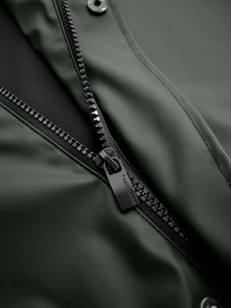 Regenmantel Olivgrün, mattes Finish, Kapuze, wasserdicht mit verschweißten Nähten