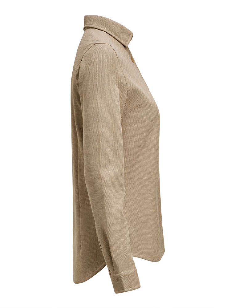 Taillierte Damenbluse in Beige aus Waffelstrick mit verdecktem Button-Down-Kragen
