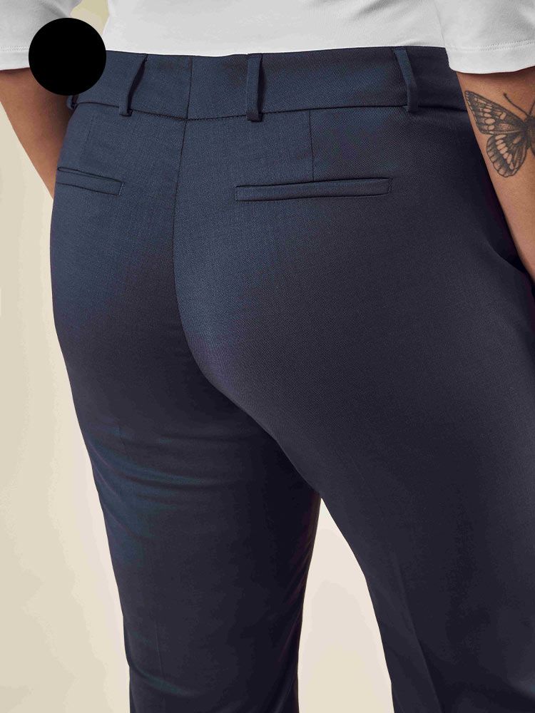 Damen Stoffhose Bootcut Schwarz, ideal für Büro, Empfang oder Messeauftritt