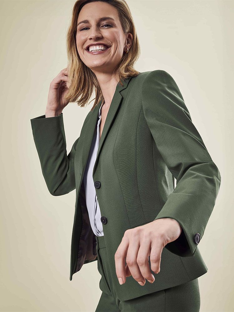 Blazer Olivgrün Damen – Eleganter Business Blazer mit offenen Ärmelschlitzen und Leistentaschen.