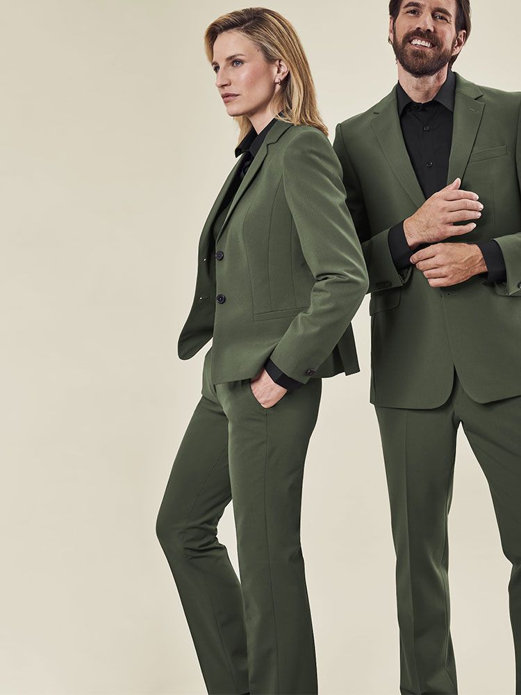 Blazer Olivgrün Damen – Eleganter Business Blazer mit offenen Ärmelschlitzen und Leistentaschen.