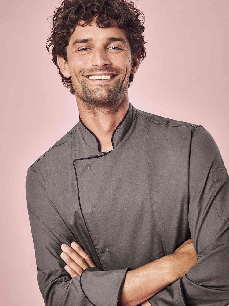 Herren Kochjacke in Braun im Regular Fit-Schnitt, verdeckten Druckknöpfen, modischen Kontrastpaspeln an der Knopfleiste