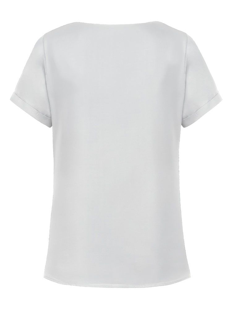 Graue Damen-Chiffonbluse mit kurzem Arm, fließendem Stoff und modernem T-Shirt-Schnitt für Business und Service.