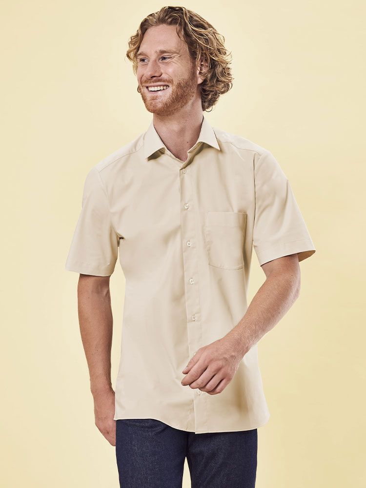 Beigefarbenes Herren Kurzarmhemd mit Kent-Kragen und Brusttasche, Regular Fit
