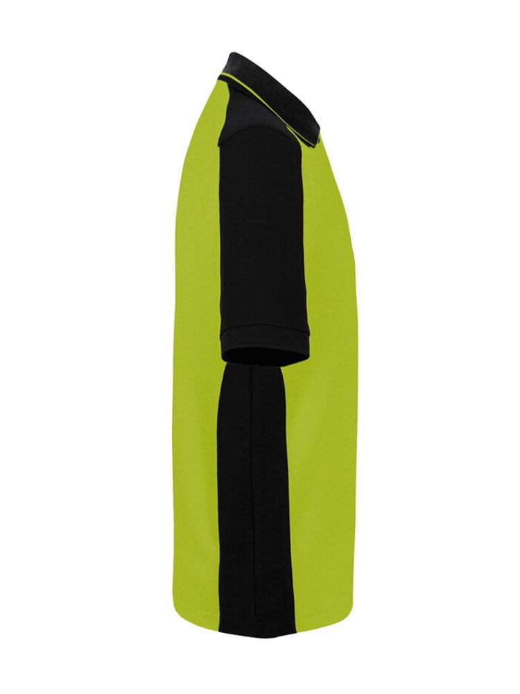 Knallig grünes Herren Arbeits Poloshirt mit schwarzen Kontrasteinsätzen und Drei-Loch-Knopfleiste – strapazierfähig und pflegeleicht für Handwerk, Pflege und Gastronomie.