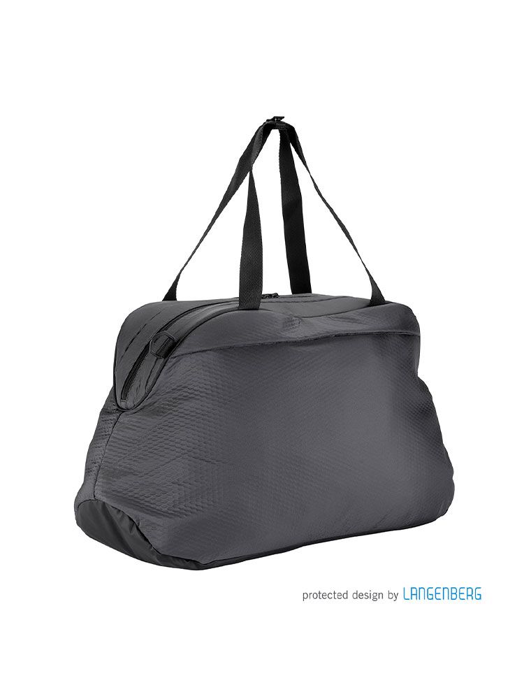 Schwarze Sporttasche mit 40L Volumen, Schultergurt und Tragegriffen, Hauptfach mit Reißverschluss und mehreren Fächern