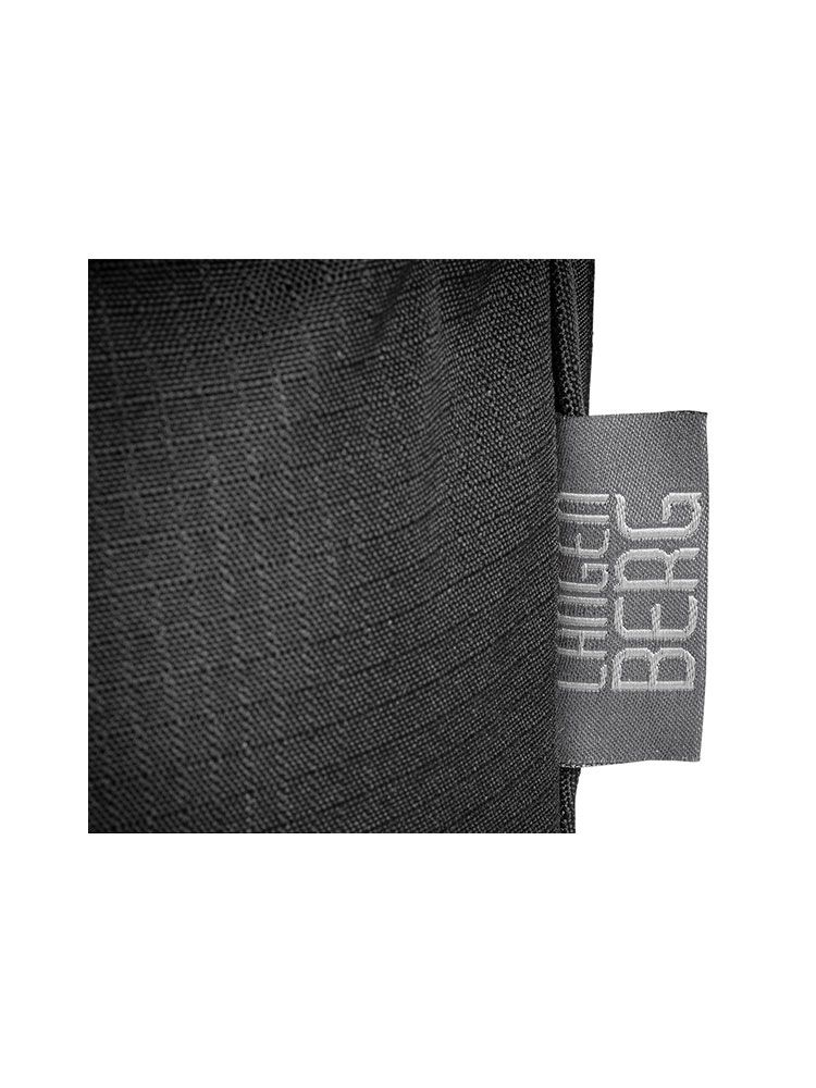 Schwarze Sporttasche 42L mit Schuhfach, Schultergurt und Tragegriffen aus 600D Polyester Ripstop