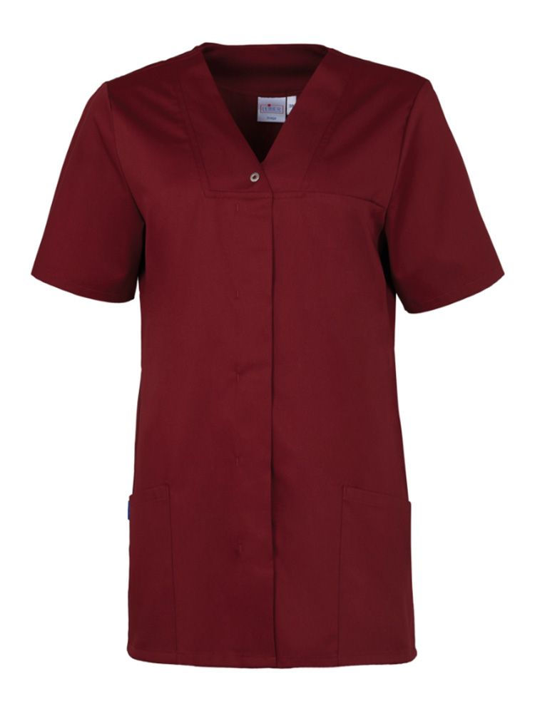 Weinroter Kasack für Damen mit Knöpfen, kurzen Ärmeln und Taschen – ideal für Pflege & Praxis