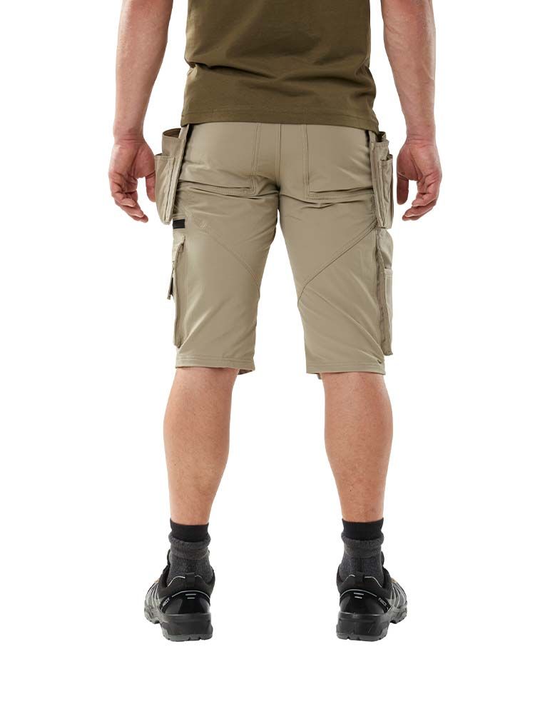 Stretch Shorts mit Hängetaschen in Beige