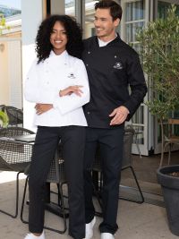 Schwarze Kochjacke Herren mit Langarm, Druckknöpfen, Taschen und Rückenfalte – ideal für Küche, Hotel und Gastronomie