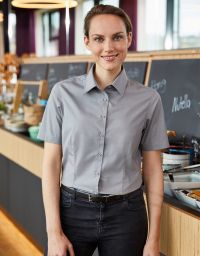 Graue Damenbluse kurzarm mit tailliertem Schnitt – ideal für Beruf und Freizeit