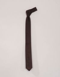 Dunkelbraune Krawatte schmal geschnitten