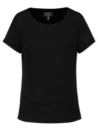 Schwarze Damen-Chiffonbluse mit kurzem Arm, fließendem Stoff und modernem T-Shirt-Schnitt für Business und Service.