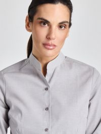 Damenbluse mit Stehkragen