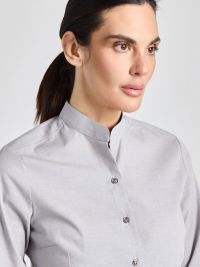 Damenbluse mit Stehkragen