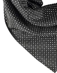 Schwarz weiß gemustertes Business Halstuch für Damen mit feinem geometrischem Muster und dezenter Glanzoptik