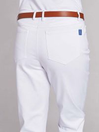 Weiße Stretch Hose für Damen mit Five-Pocket-Design, elastischem Gewebe und Gürtelschlaufen