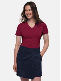 Damen T-Shirt in Weinrot mit V-Ausschnitt – figurbetonter Schnitt, ideal für Beruf & Freizeit