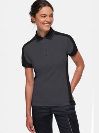 Karbongraues Damen Arbeits Poloshirt mit schwarzen Kontrasteinsätzen und Vier-Loch-Knopfleiste – strapazierfähig und pflegeleicht für Handwerk, Pflege und Gastronomie.