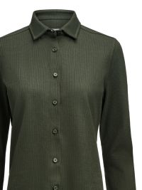Taillierte Damenbluse in Tannengrün aus Waffelstrick mit verdecktem Button-Down-Kragen
