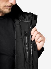 Schwarze FHB Winter-Softshelljacke mit Kapuze für Arbeit Handwerk und Outdoor-Einsatz