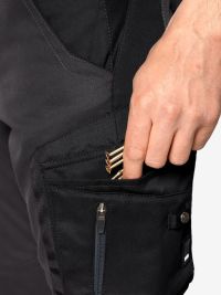FHB Bermuda Arbeitshose in Anthrazit-Schwarz mit praktischen Taschen für Handwerk und Workwea