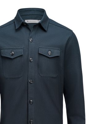 Unisex Overshirt in Marine Blau aus Waffelstrick mit Brusttaschen und kontrastfarbenen Knöpfen